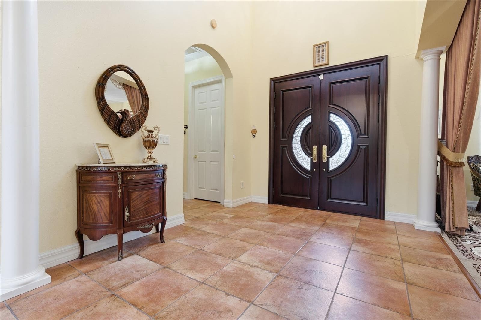 Single Family Residence at 18004 LANAI ISLE DR, TAMPA, photo 8 of 81