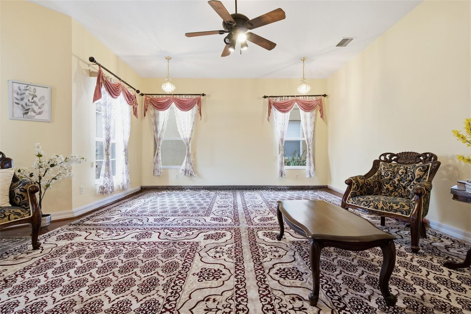 Single Family Residence at 18004 LANAI ISLE DR, TAMPA, photo 10 of 81