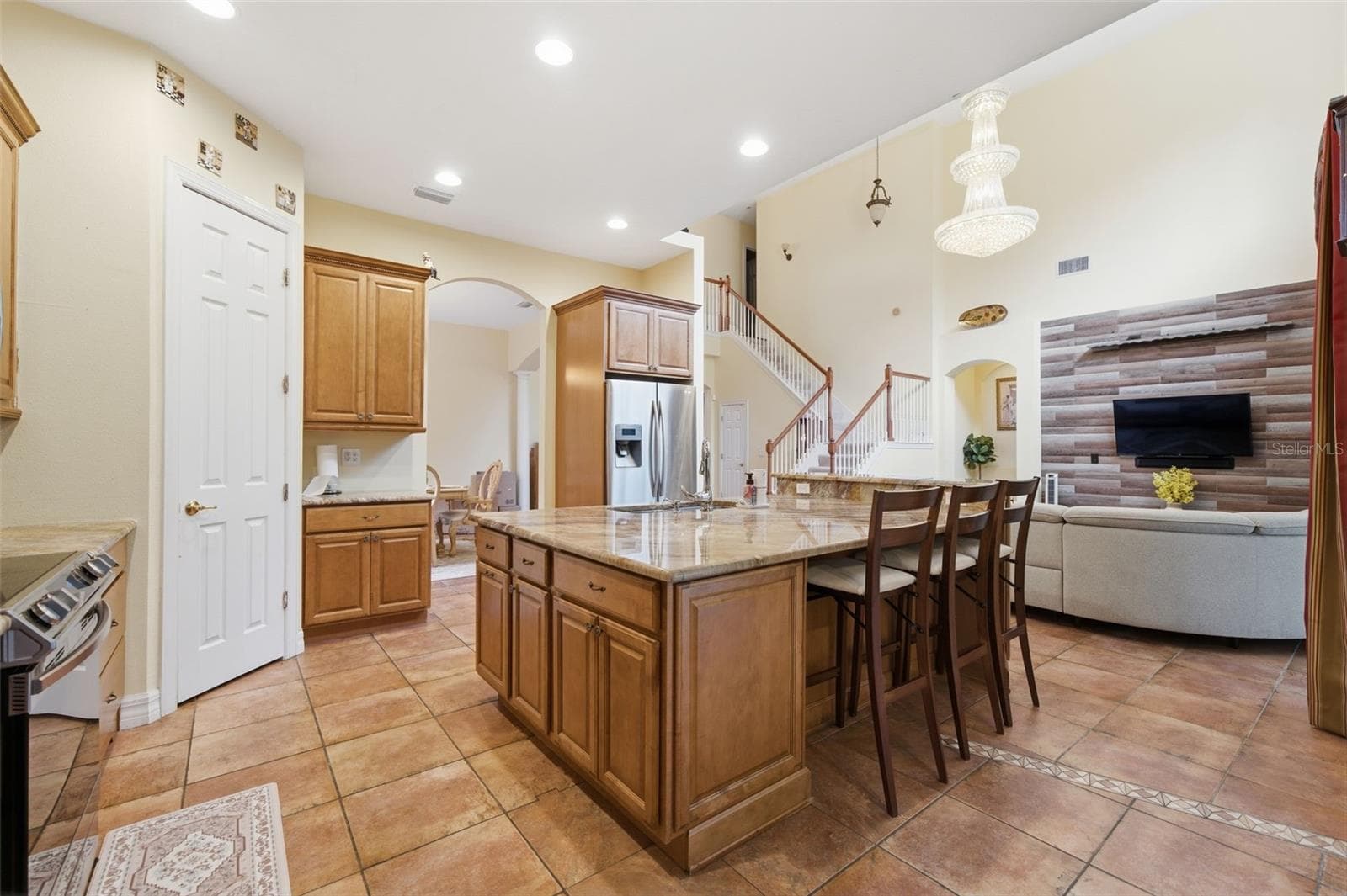 Single Family Residence at 18004 LANAI ISLE DR, TAMPA, photo 25 of 81