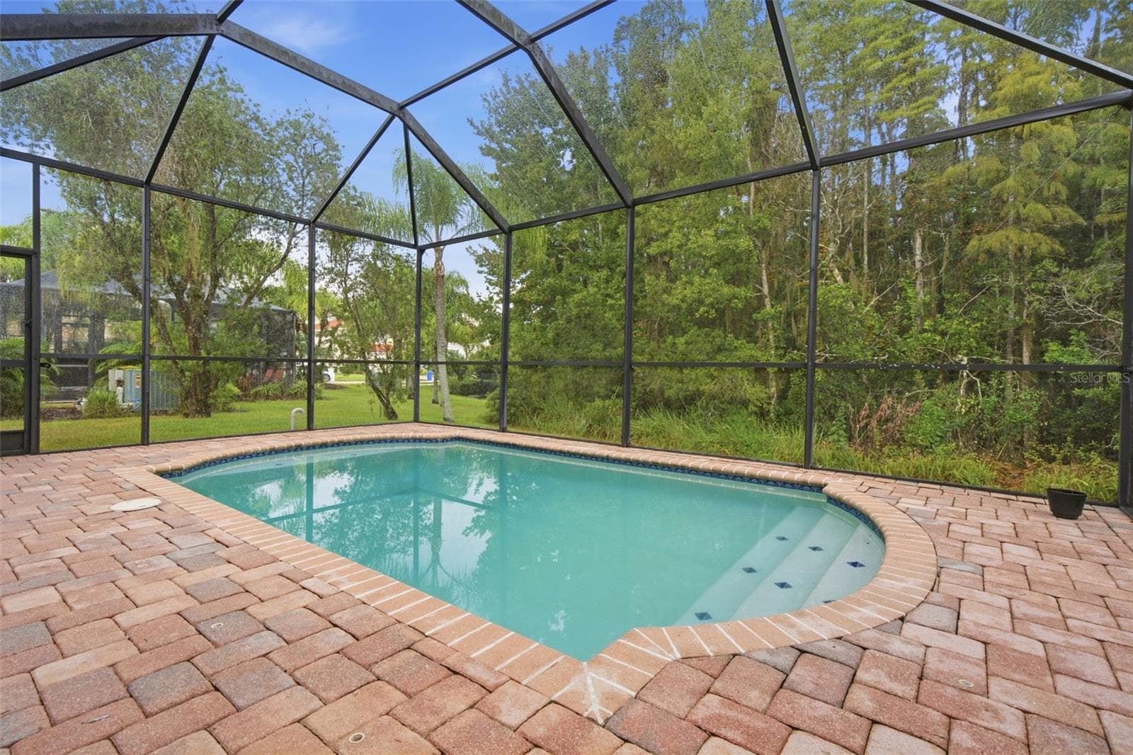 Single Family Residence at 18004 LANAI ISLE DR, TAMPA, photo 31 of 81