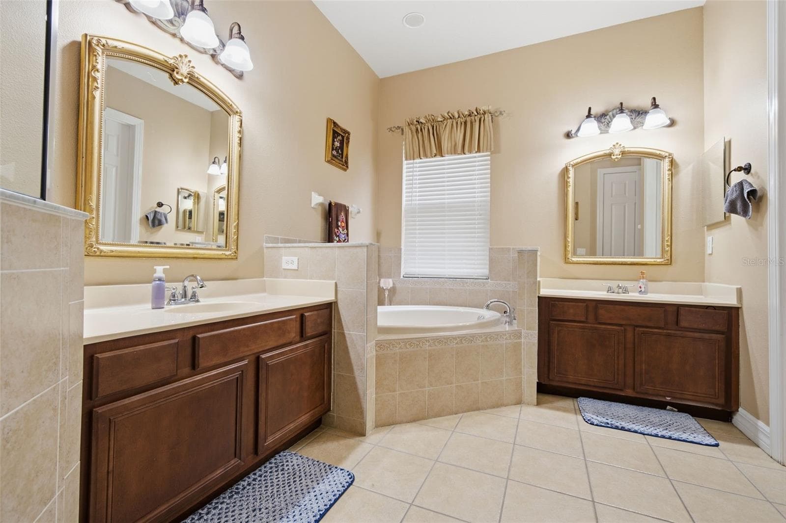Single Family Residence at 18004 LANAI ISLE DR, TAMPA, photo 38 of 81