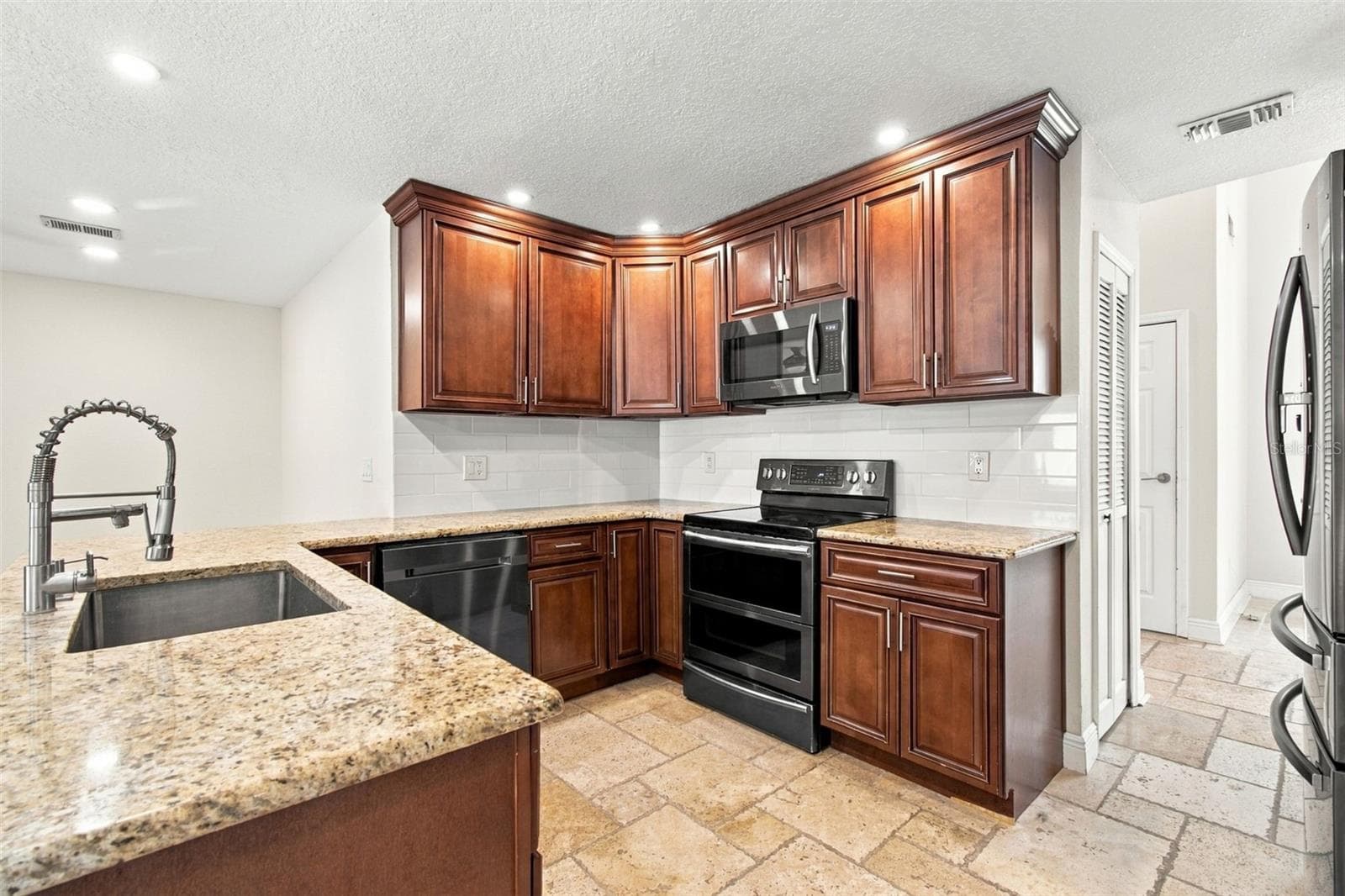Single Family Residence at 5822 BITTER ORANGE AVE, TAMPA, photo 22 of 40