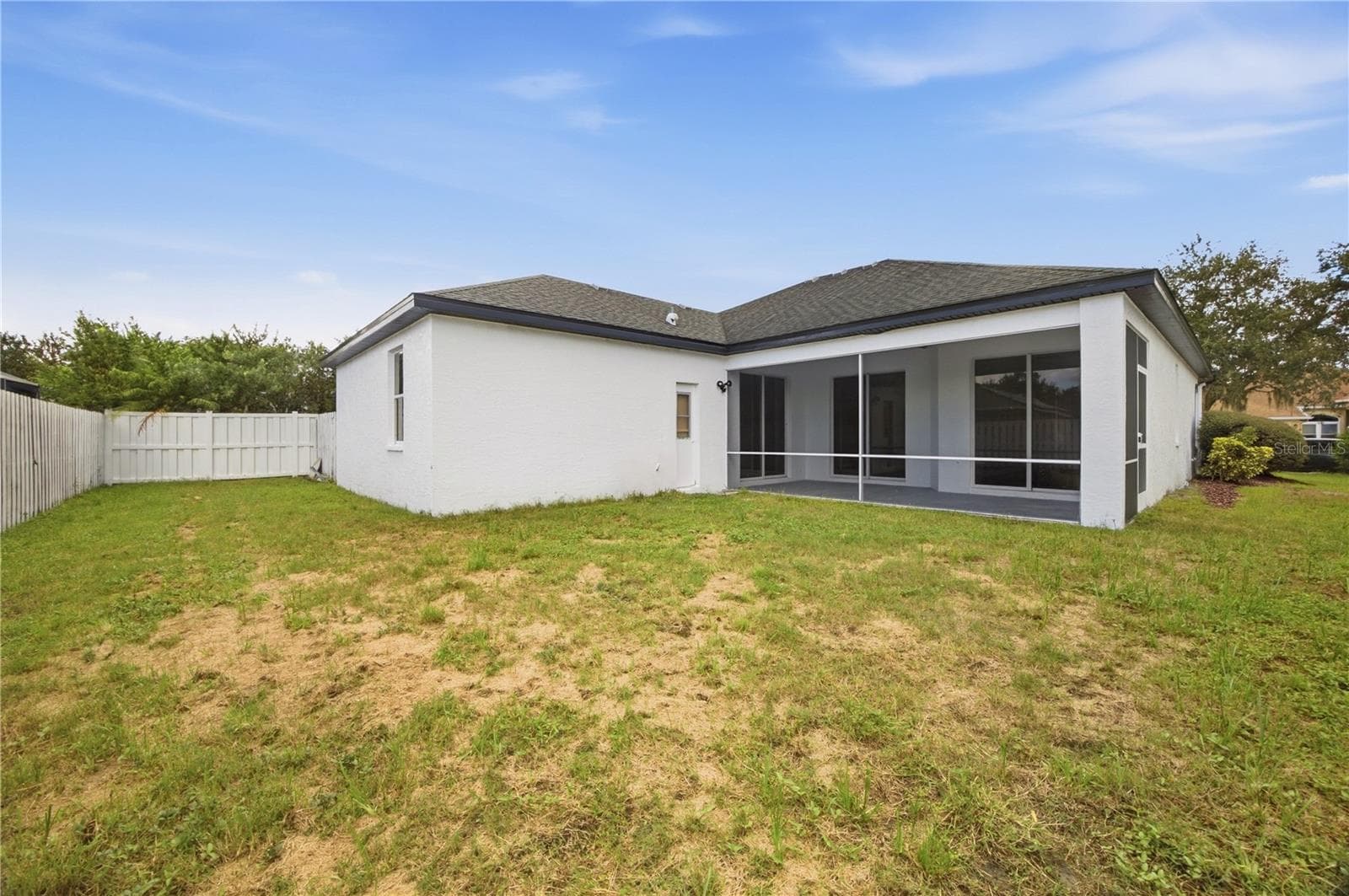 FENCED IN BACKYARD - 518 HUNTER LN, BRADENTON