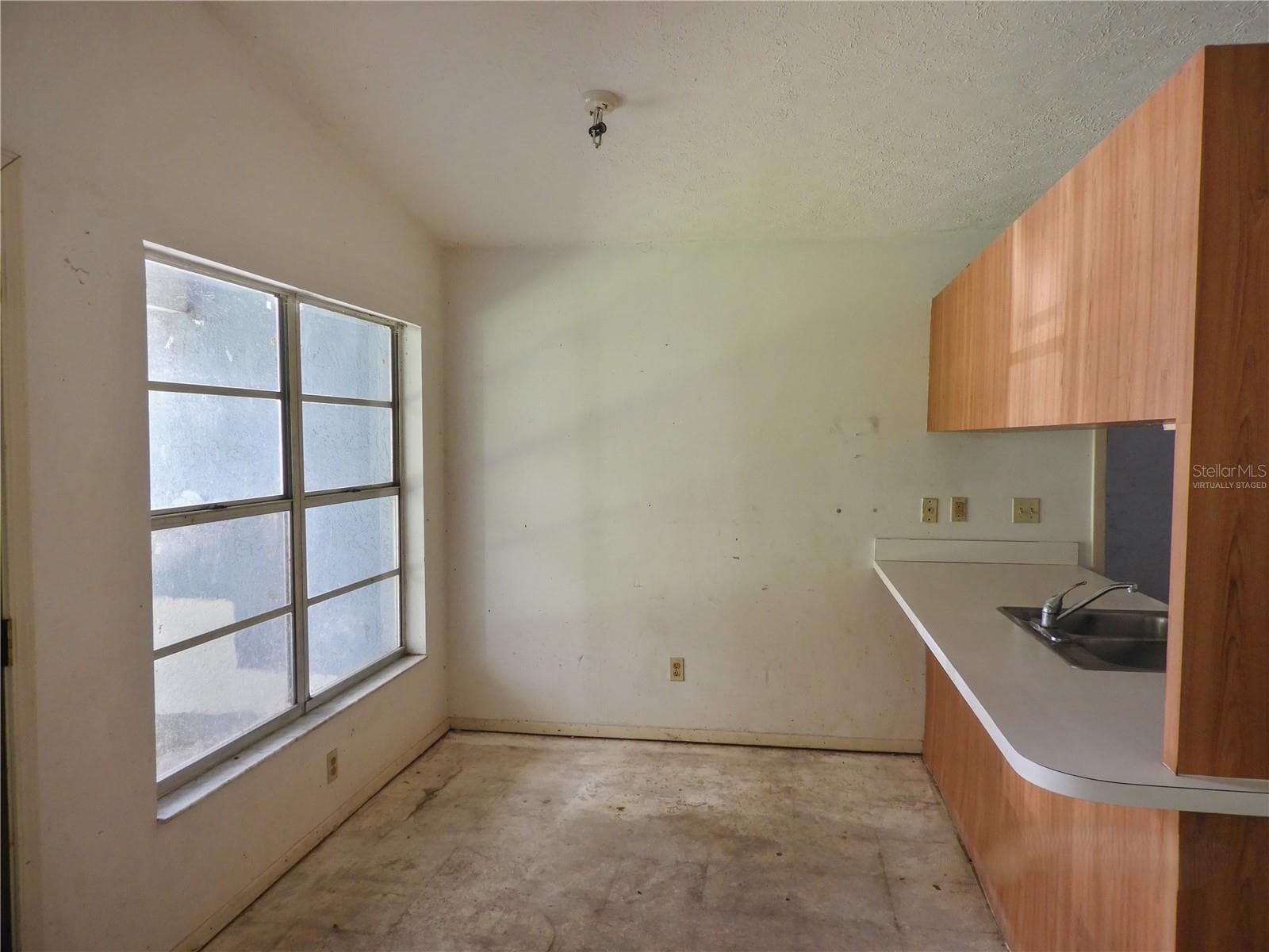 Virtually staged - 1211 NIAGARA ST, PLANT CITY