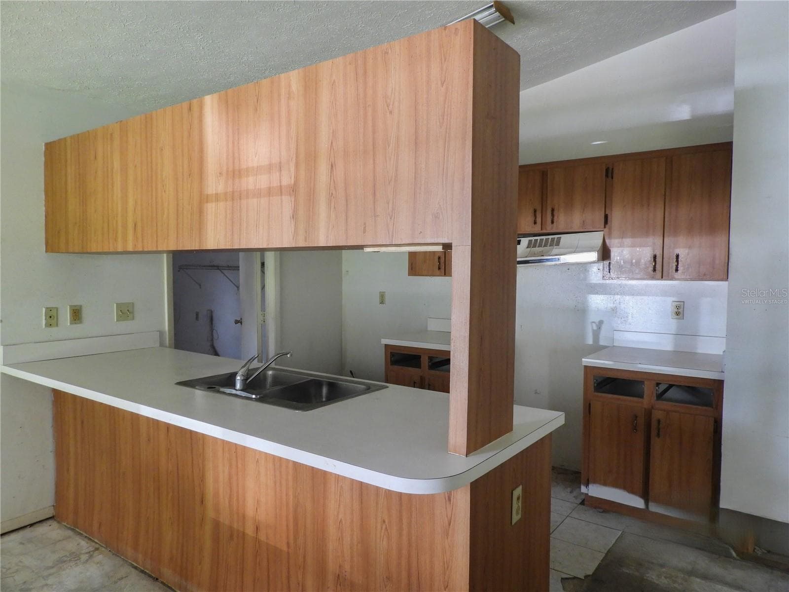Virtually staged - 1211 NIAGARA ST, PLANT CITY