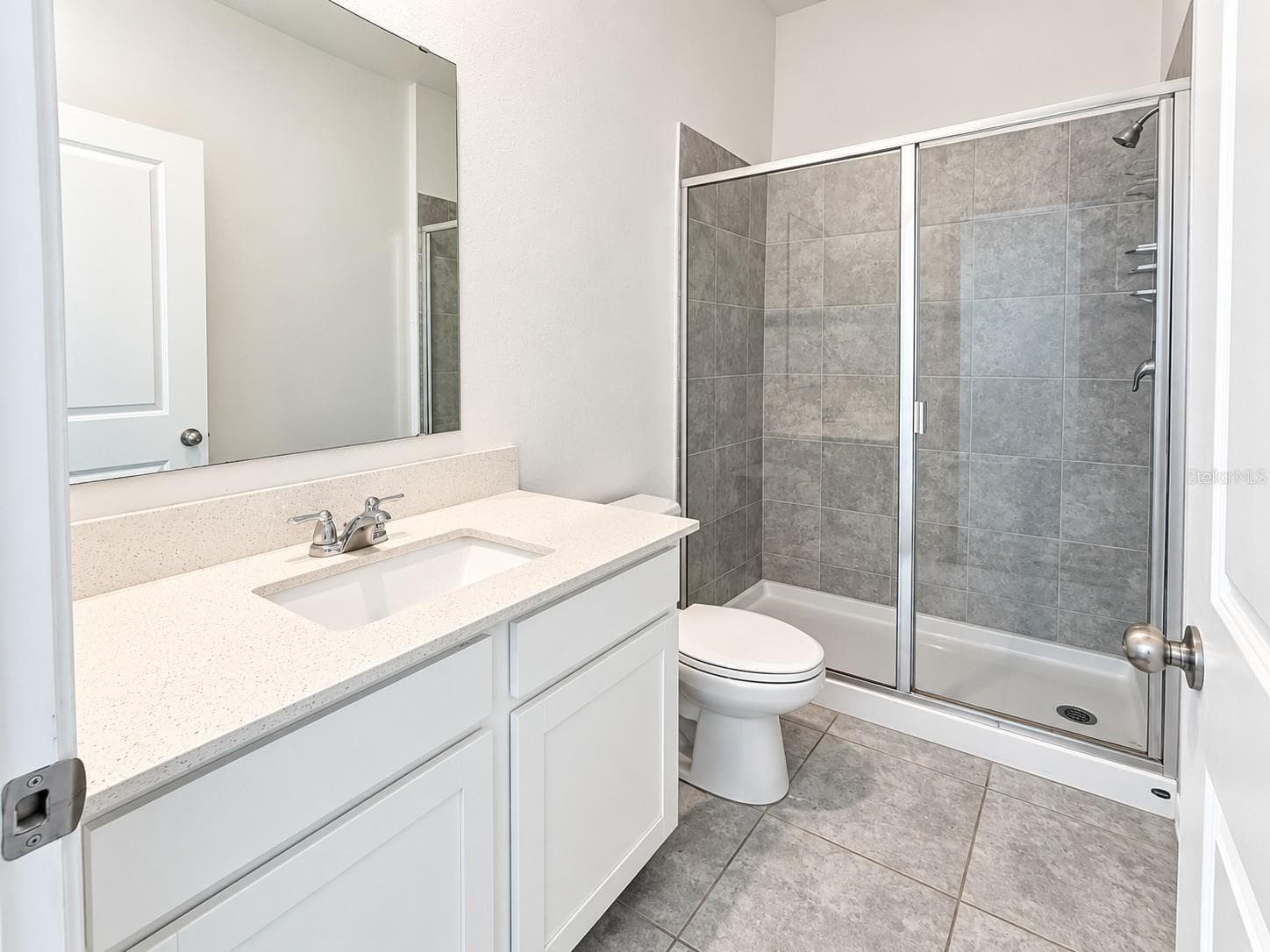 Studio bathroom - 546 HATTERAS RD, DAVENPORT