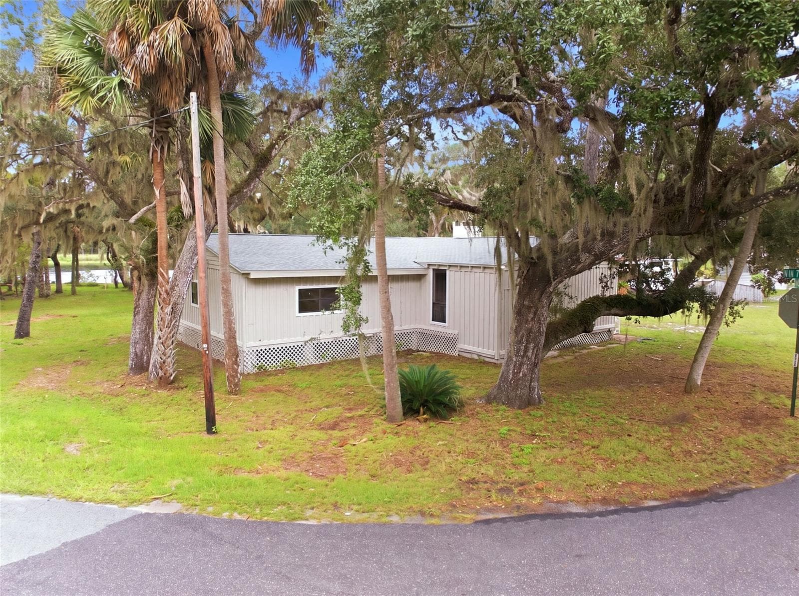 Single Family Residence at 15265 NW 46TH LN, CHIEFLAND, photo 3 of 37