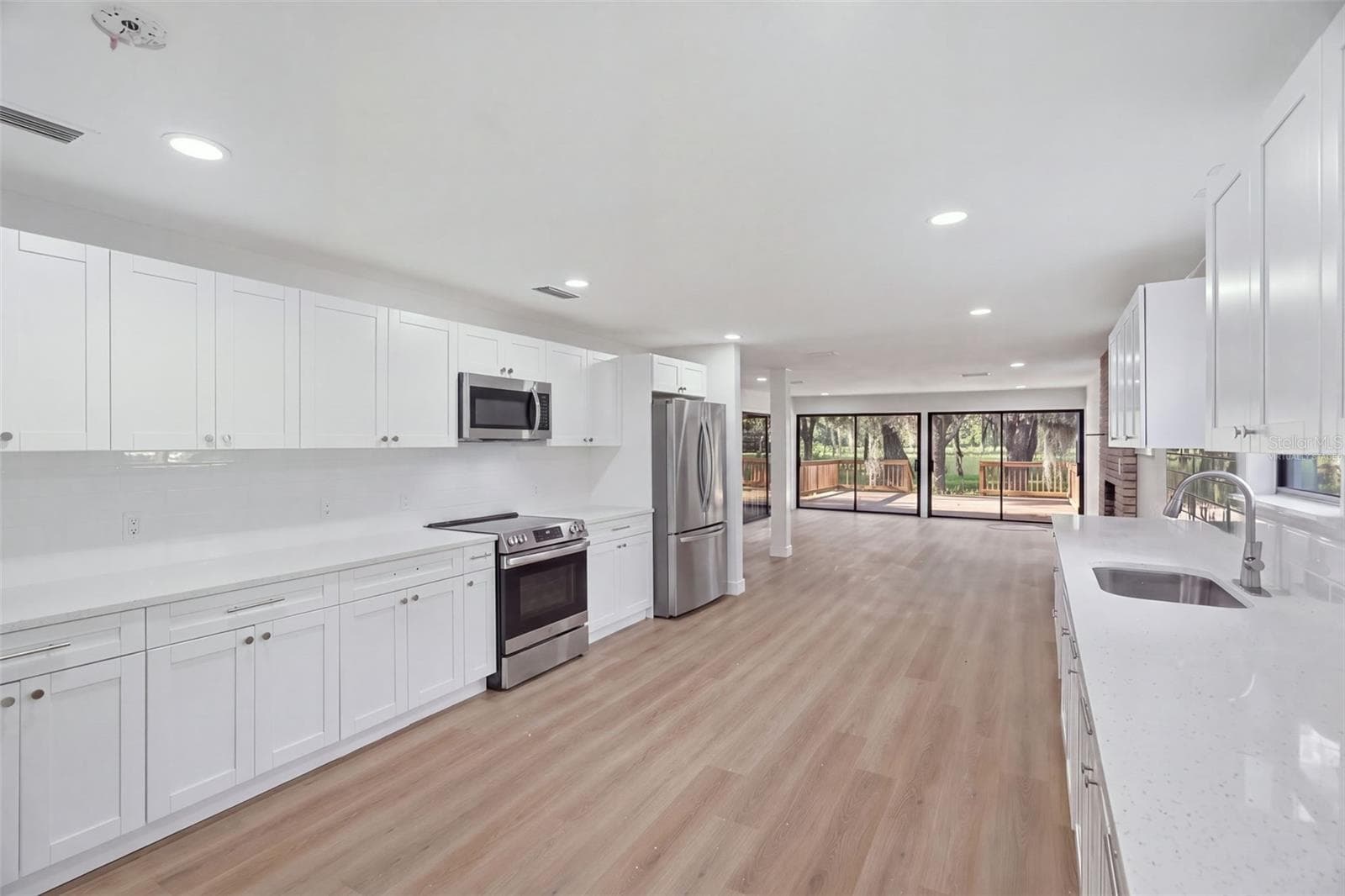 Virtually Staged - 15265 NW 46TH LN, CHIEFLAND