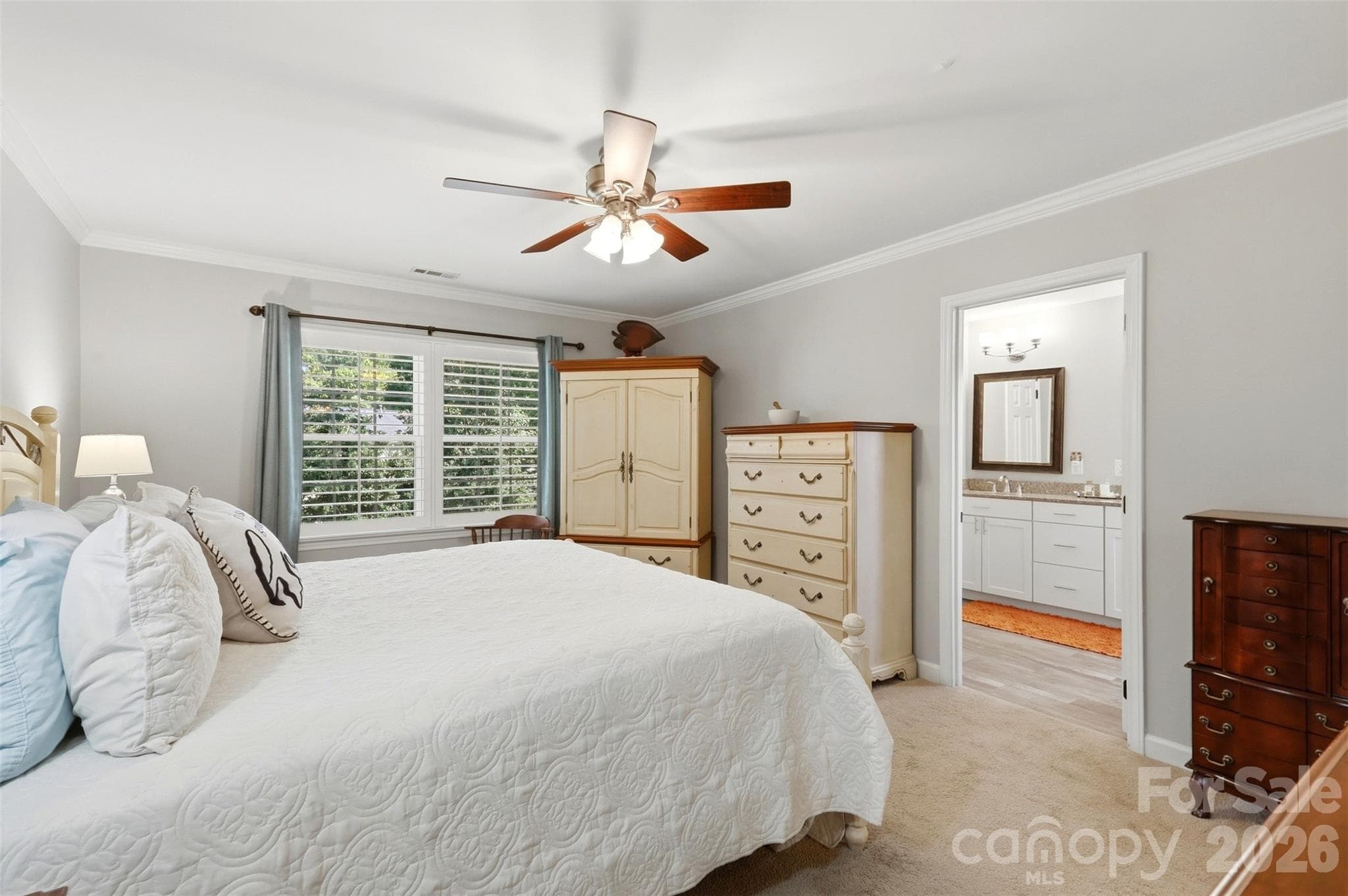 Single Family Residence at 4701 Dawnridge Drive, Charlotte, photo 9 of 18