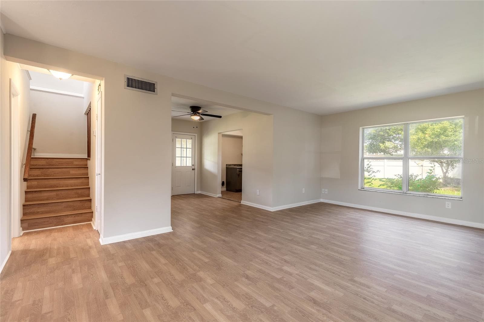 Single Family Residence at 1318 KILLIAN ST, DAYTONA BEACH, photo 6 of 41