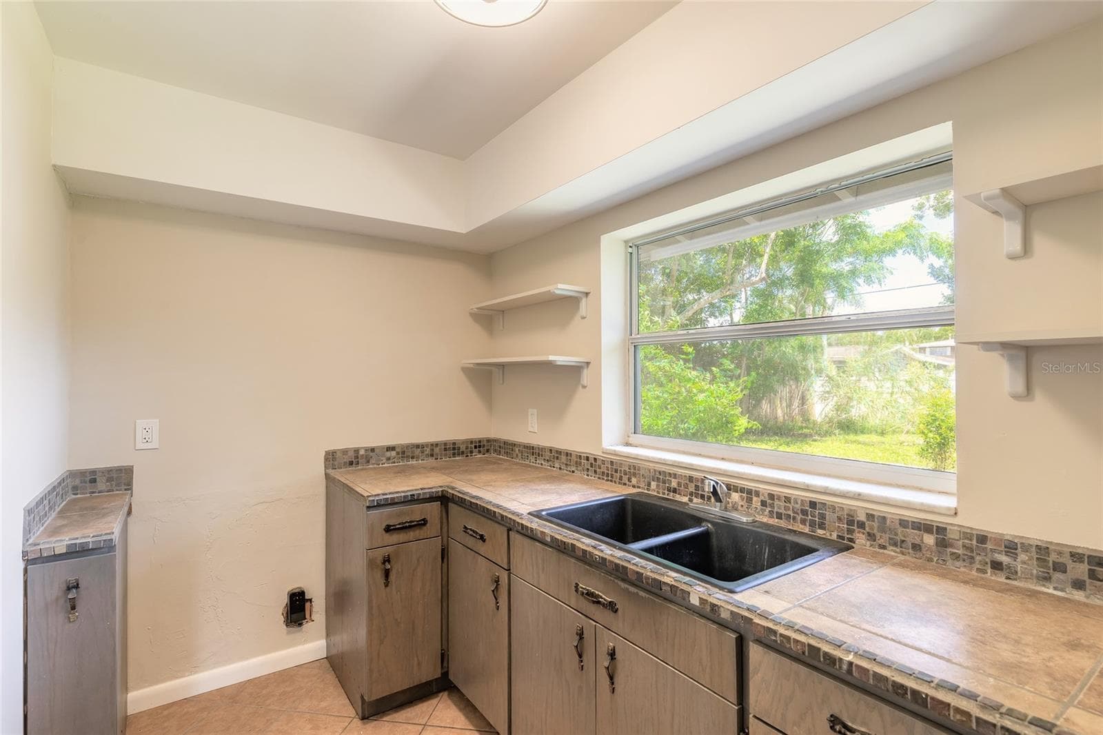 Single Family Residence at 1318 KILLIAN ST, DAYTONA BEACH, photo 14 of 41