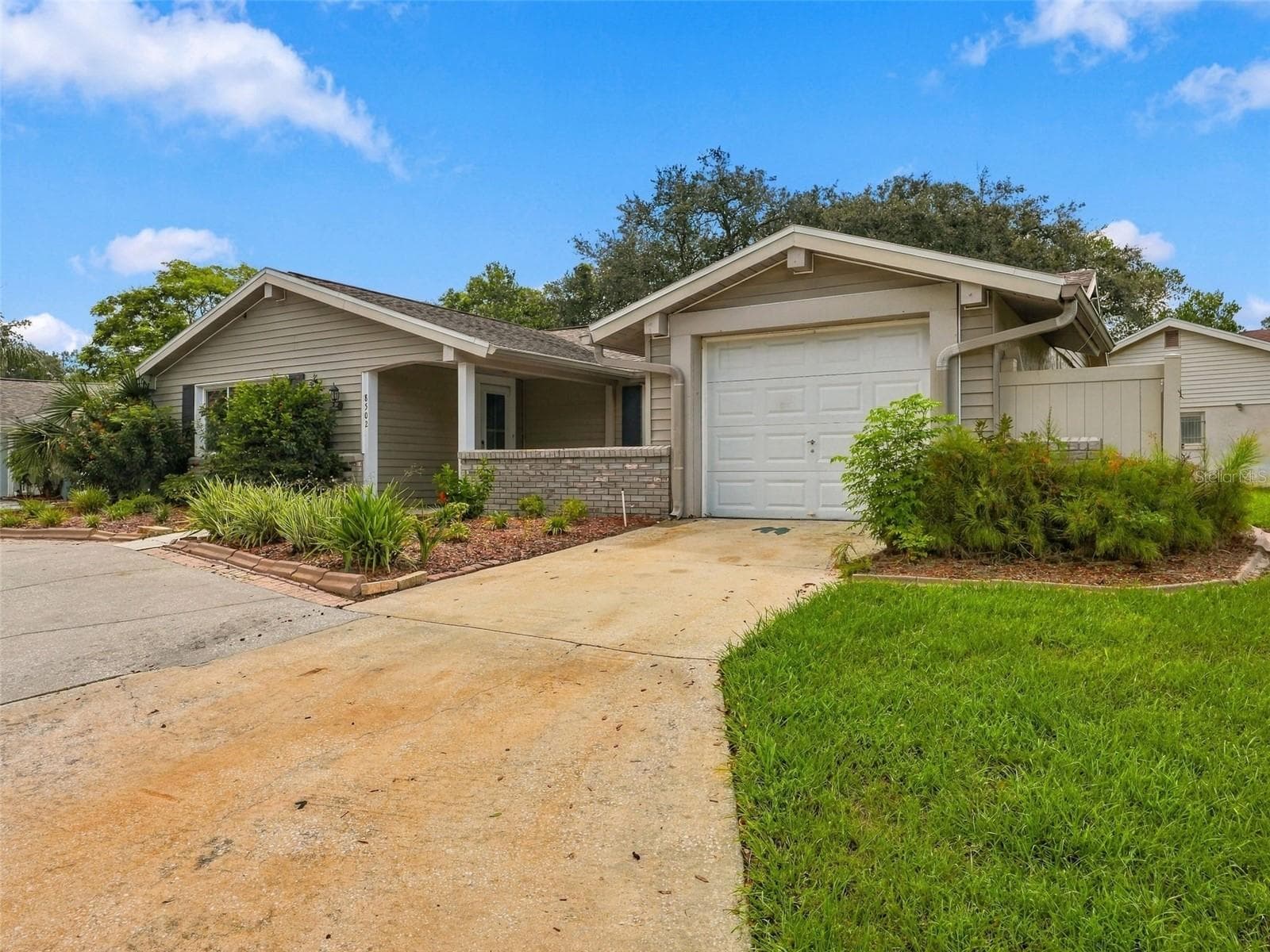 Front of home - 8502 ARROWHEAD DR, HUDSON