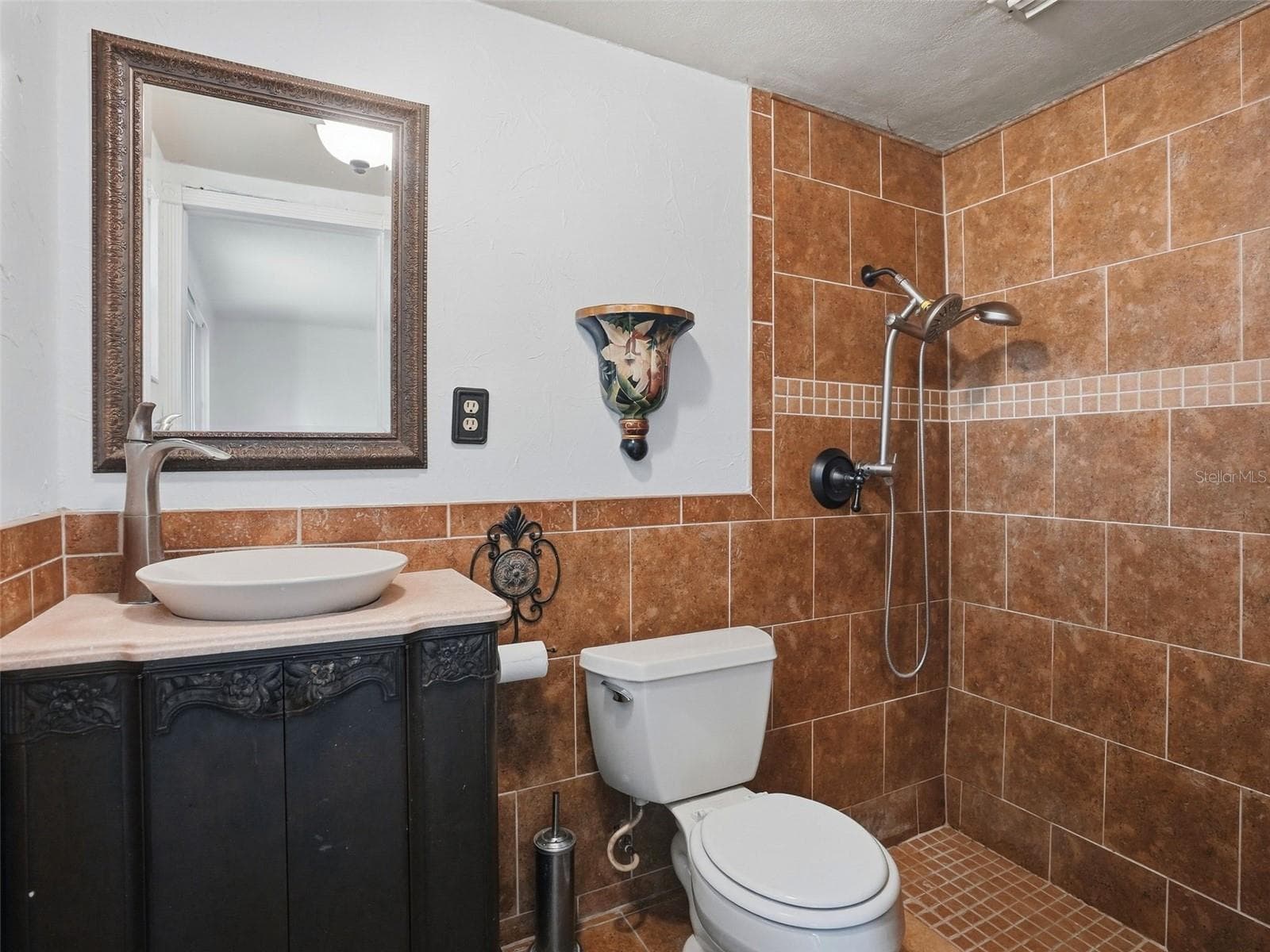 Master bath - 8502 ARROWHEAD DR, HUDSON