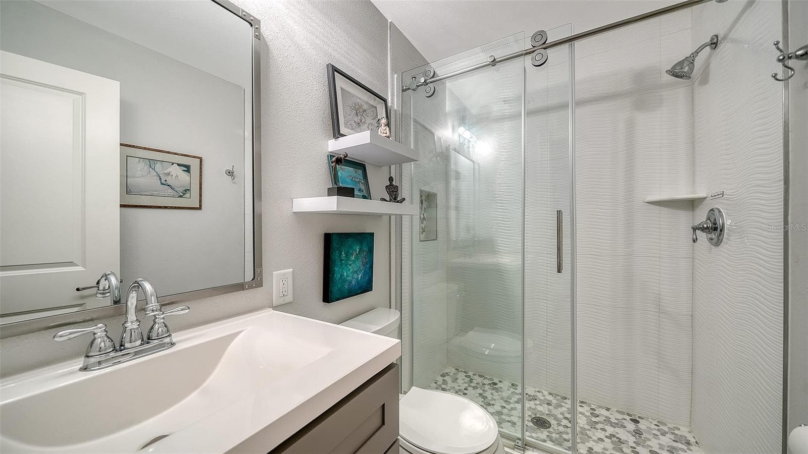 Another view of the guest bedroom showcasing its comfortable proportions. - SARASOTA