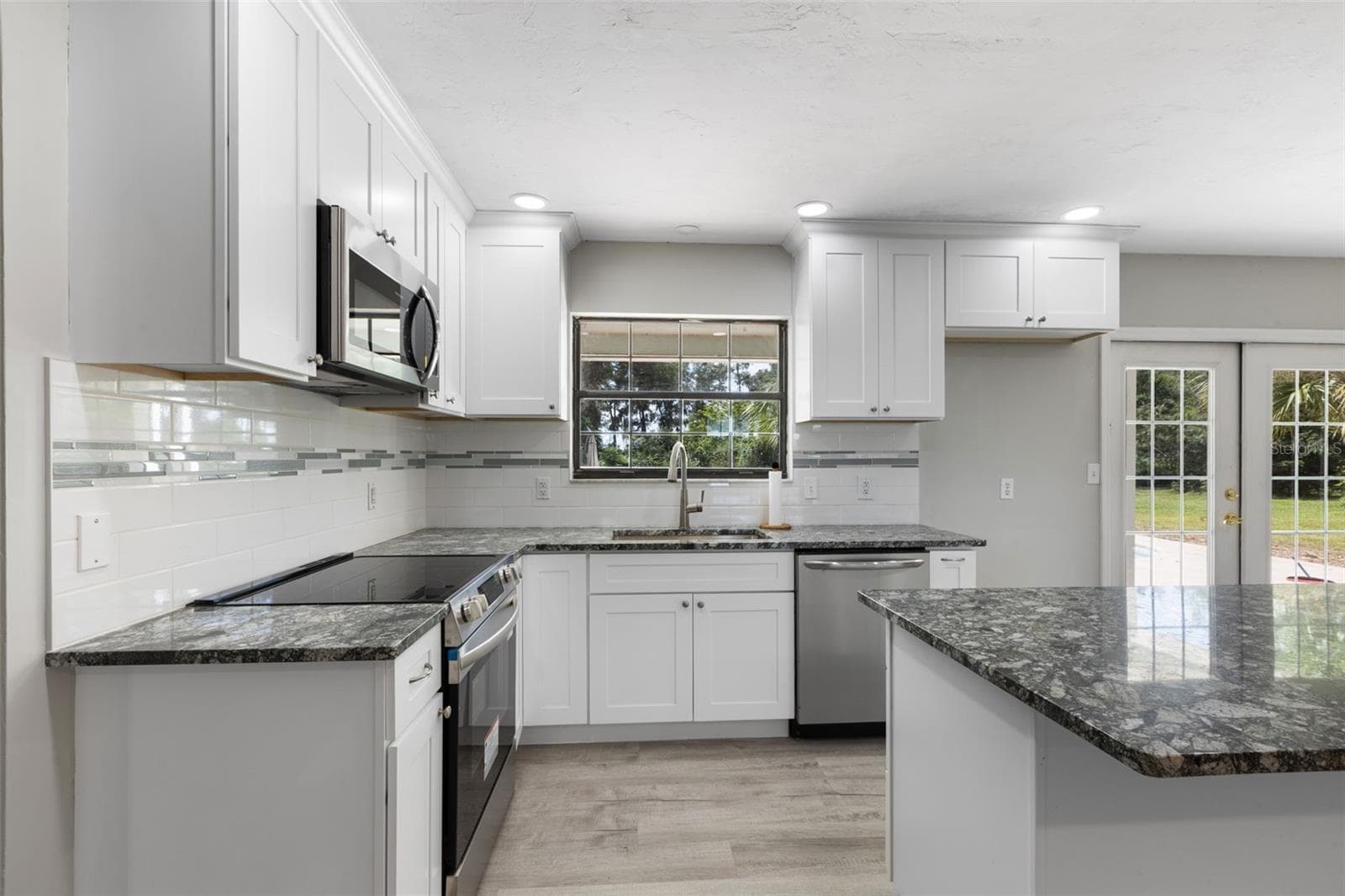 Single Family Residence at 1869 SW 32ND PL, BELL, photo 7 of 55