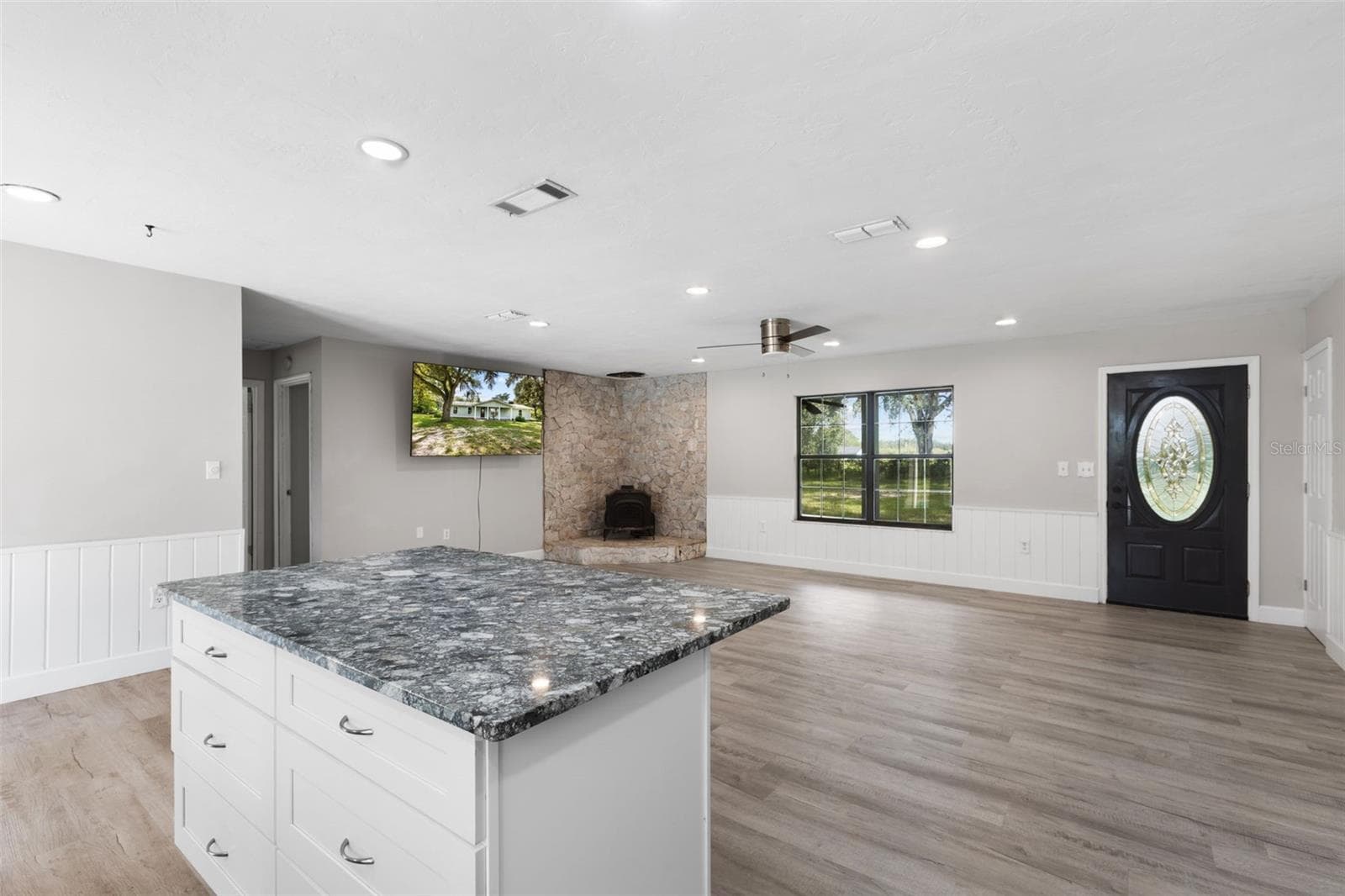 Single Family Residence at 1869 SW 32ND PL, BELL, photo 9 of 55