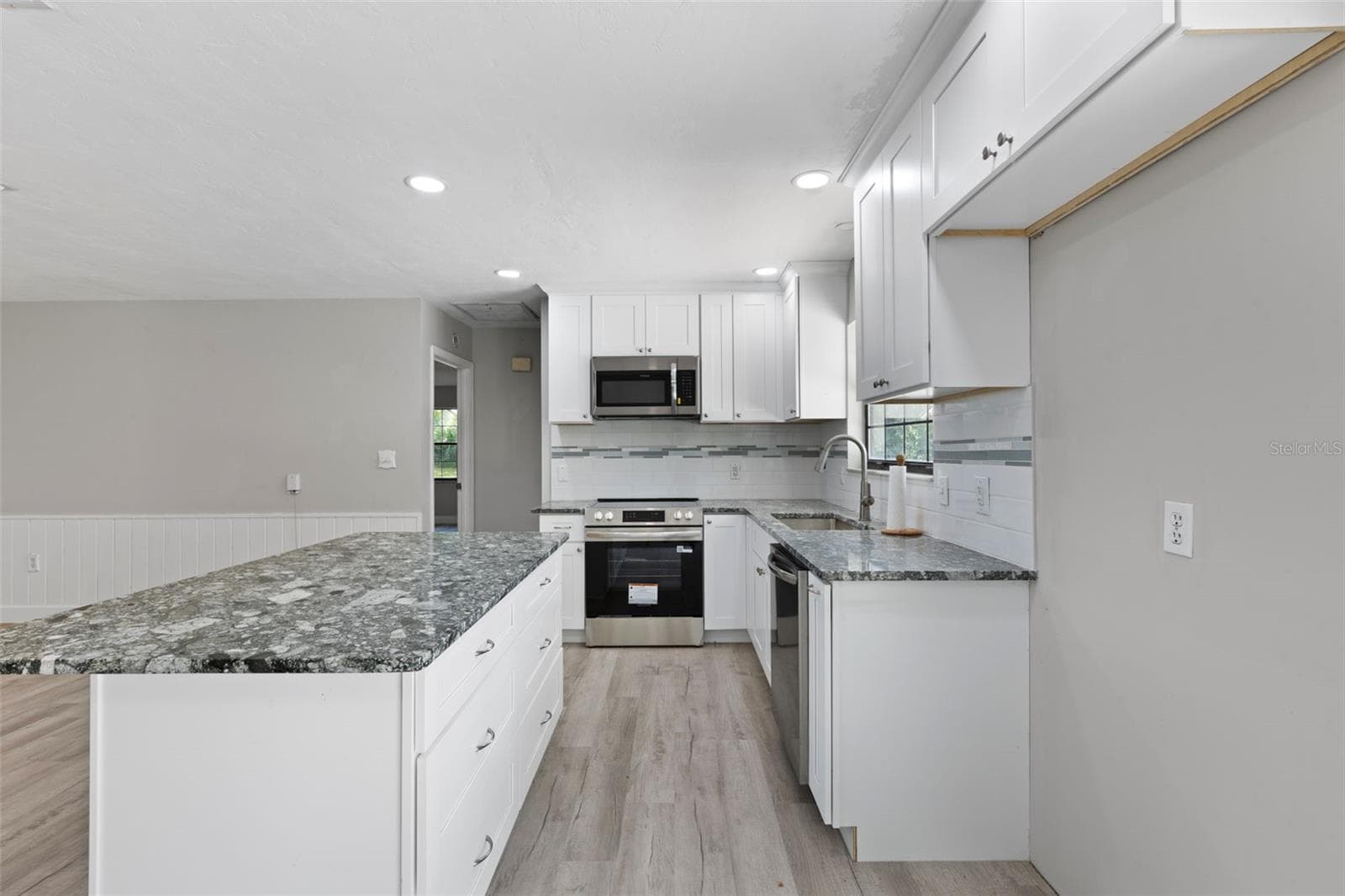 Single Family Residence at 1869 SW 32ND PL, BELL, photo 10 of 55