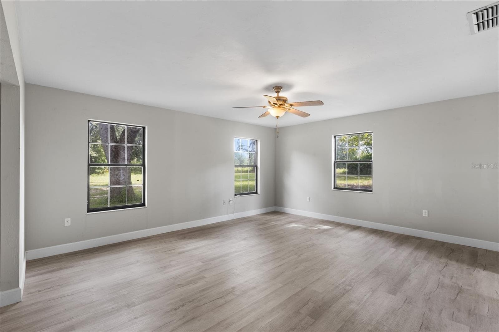 Single Family Residence at 1869 SW 32ND PL, BELL, photo 17 of 55