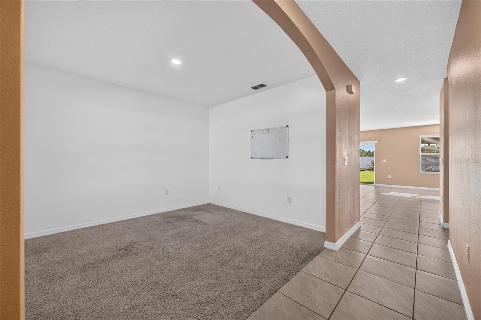 Single Family Residence at 3042 BETHPAGE LOOP, MOUNT DORA, photo 4 of 41