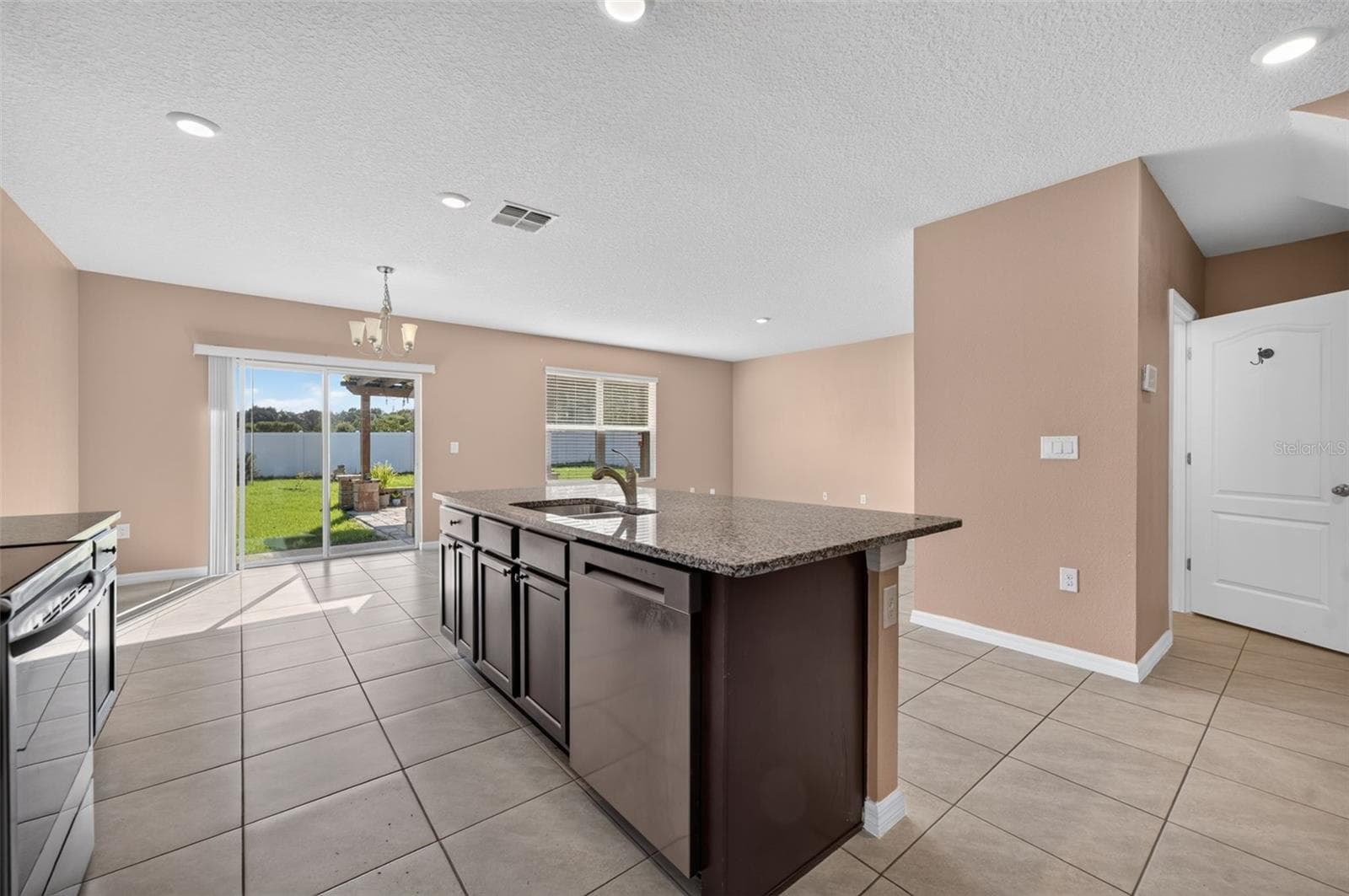 Single Family Residence at 3042 BETHPAGE LOOP, MOUNT DORA, photo 15 of 41