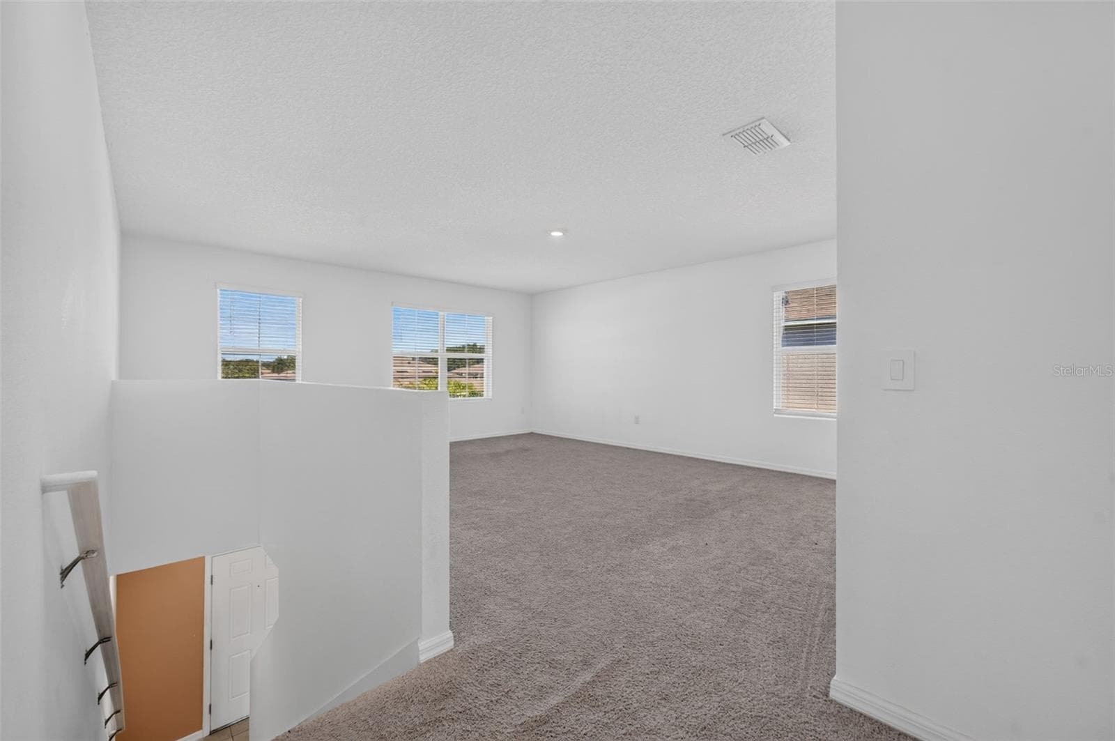 Single Family Residence at 3042 BETHPAGE LOOP, MOUNT DORA, photo 25 of 41