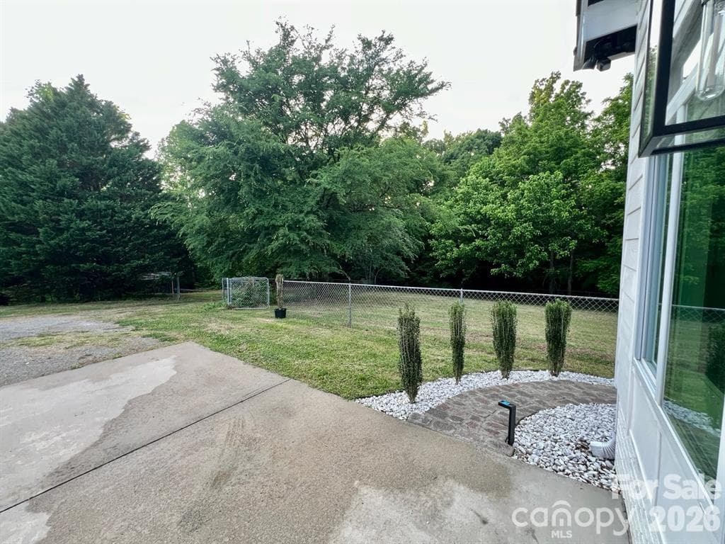 Single Family Residence at 13033 Asbury Chapel Road, Huntersville, photo 33 of 38