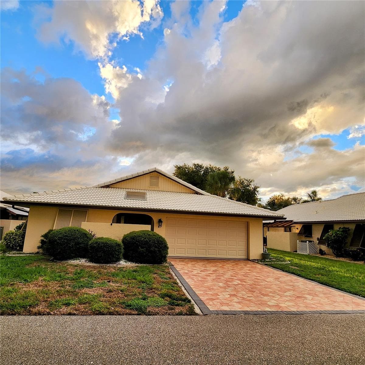 Welcome to 49 Sandstone Cir in Hourglass Lakes - 49 SANDSTONE CIR, VENICE