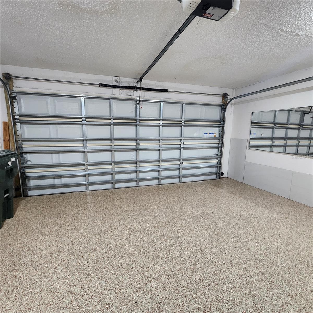 hurricane rate garage door - 49 SANDSTONE CIR, VENICE