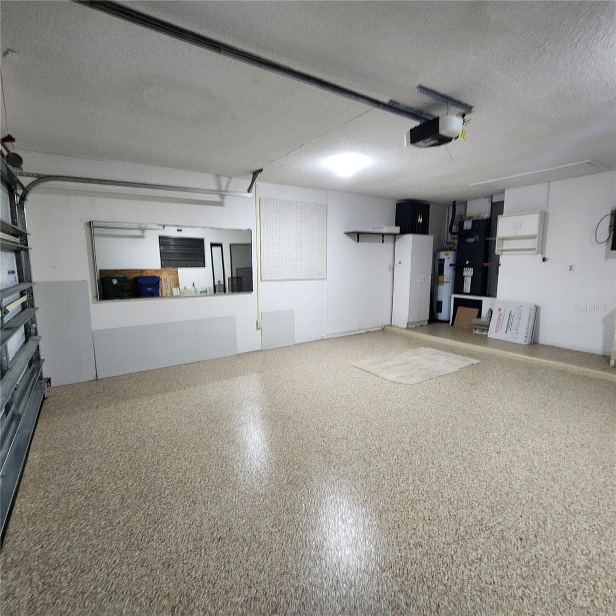 beautiful epoxy floor in garage and lots of spac - 49 SANDSTONE CIR, VENICE