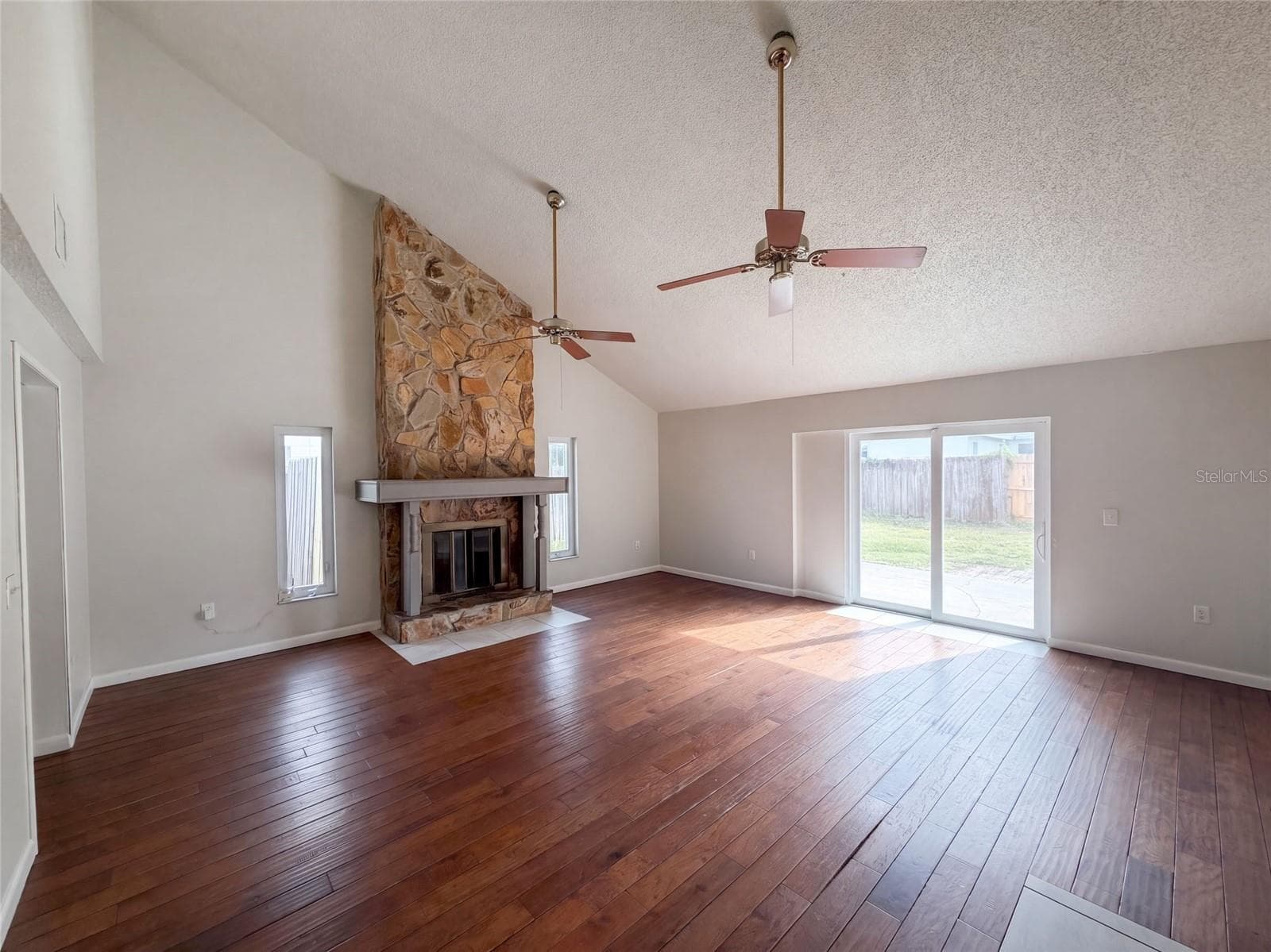 Single Family Residence at 4610 DEVON AVE, LAKELAND, photo 3 of 19