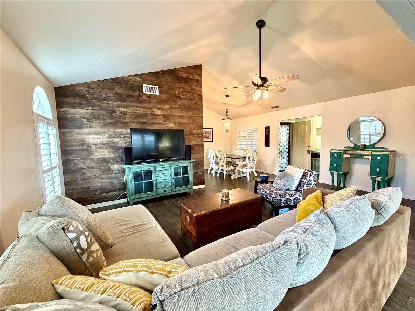 Open concept living area - 3606 57TH AVENUE DR W, BRADENTON