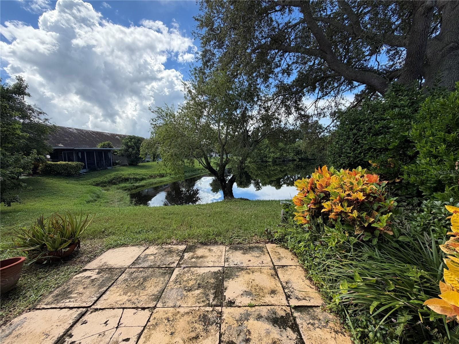 Enjoy lovely mornings or evenings overlooking this vieew - 3606 57TH AVENUE DR W, BRADENTON
