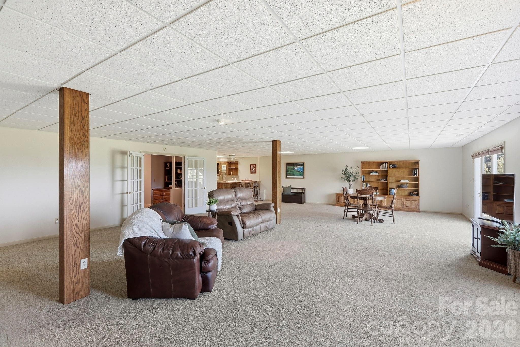 Basement recreation room with wet bar - 244 Mountain Valley Drive, Hendersonville