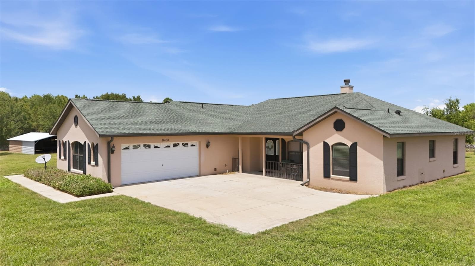 Single Family Residence at 14433 LAKE YALE RD, UMATILLA, photo 4 of 40