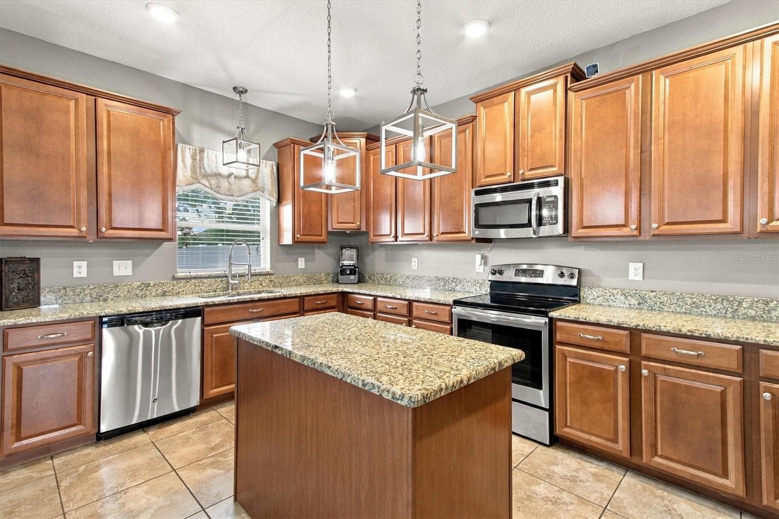 Single Family Residence at 5842 RUTHERFORD RD, MOUNT DORA, photo 9 of 43