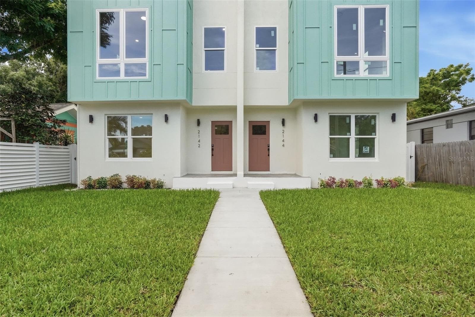 Townhouse at 2142 5TH AVE N, ST PETERSBURG, photo 5 of 55