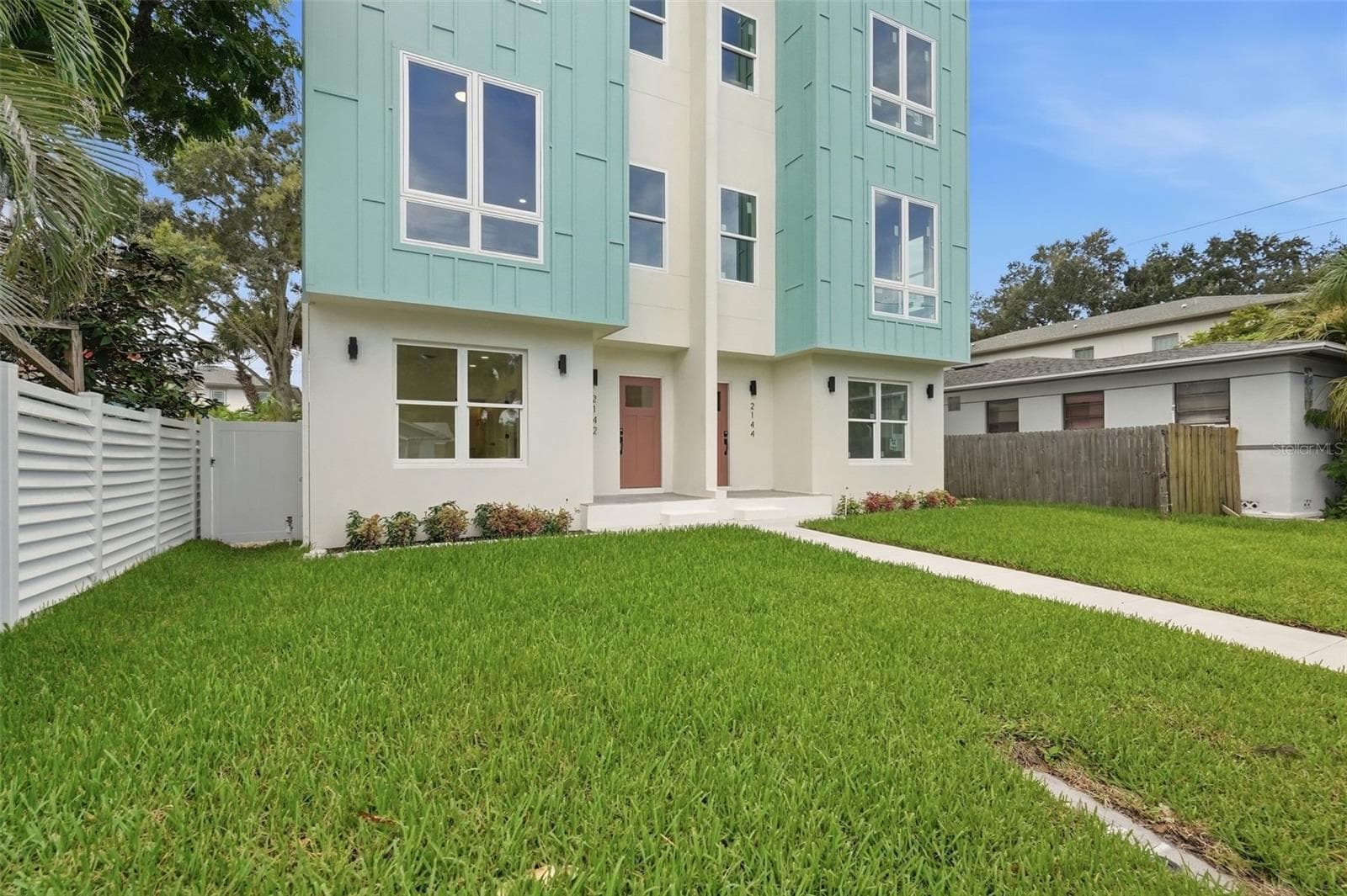 Townhouse at 2142 5TH AVE N, ST PETERSBURG, photo 6 of 55