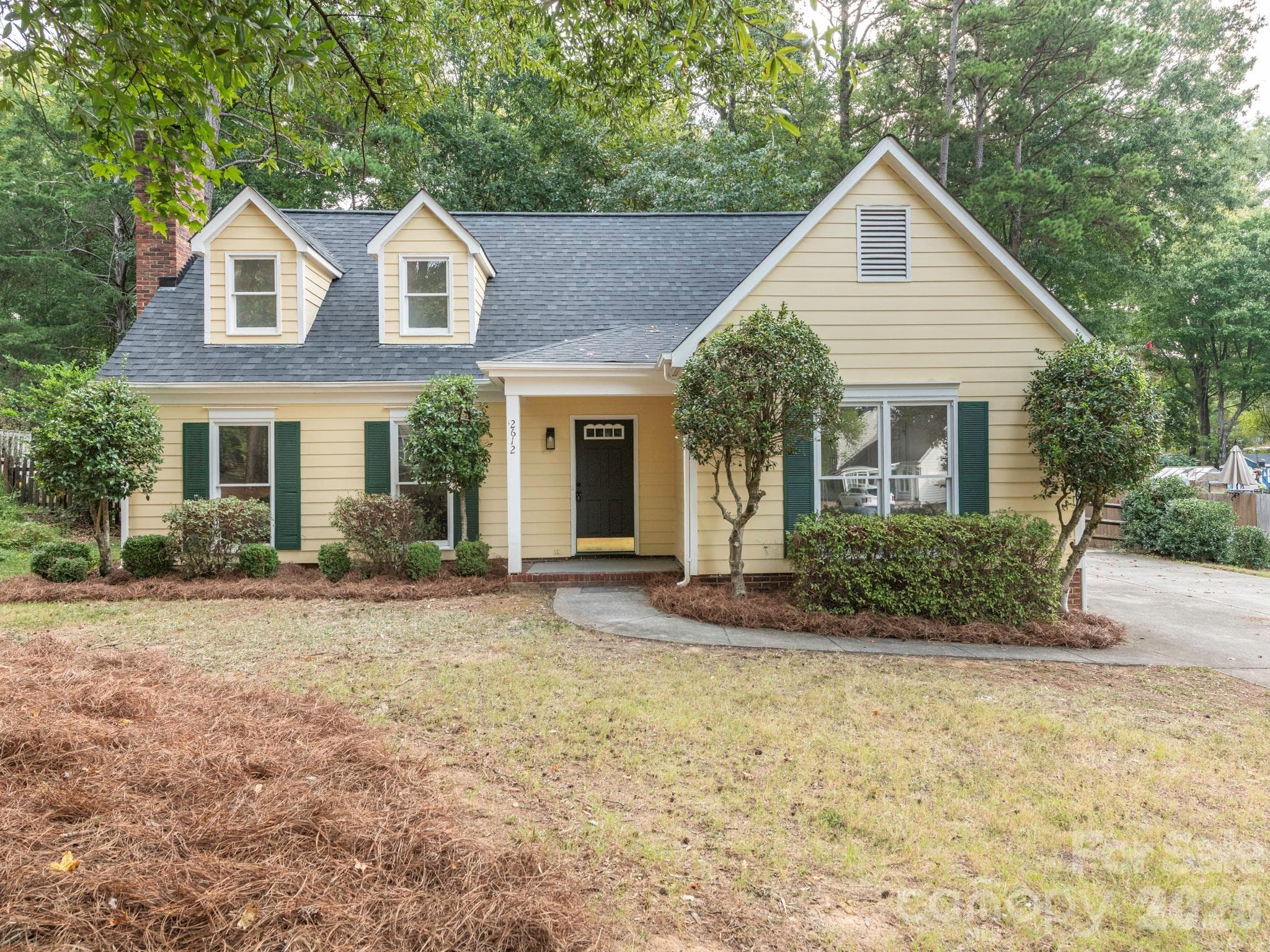 Single Family Residence at 2612 Heathershire Lane, Matthews, photo 2 of 35