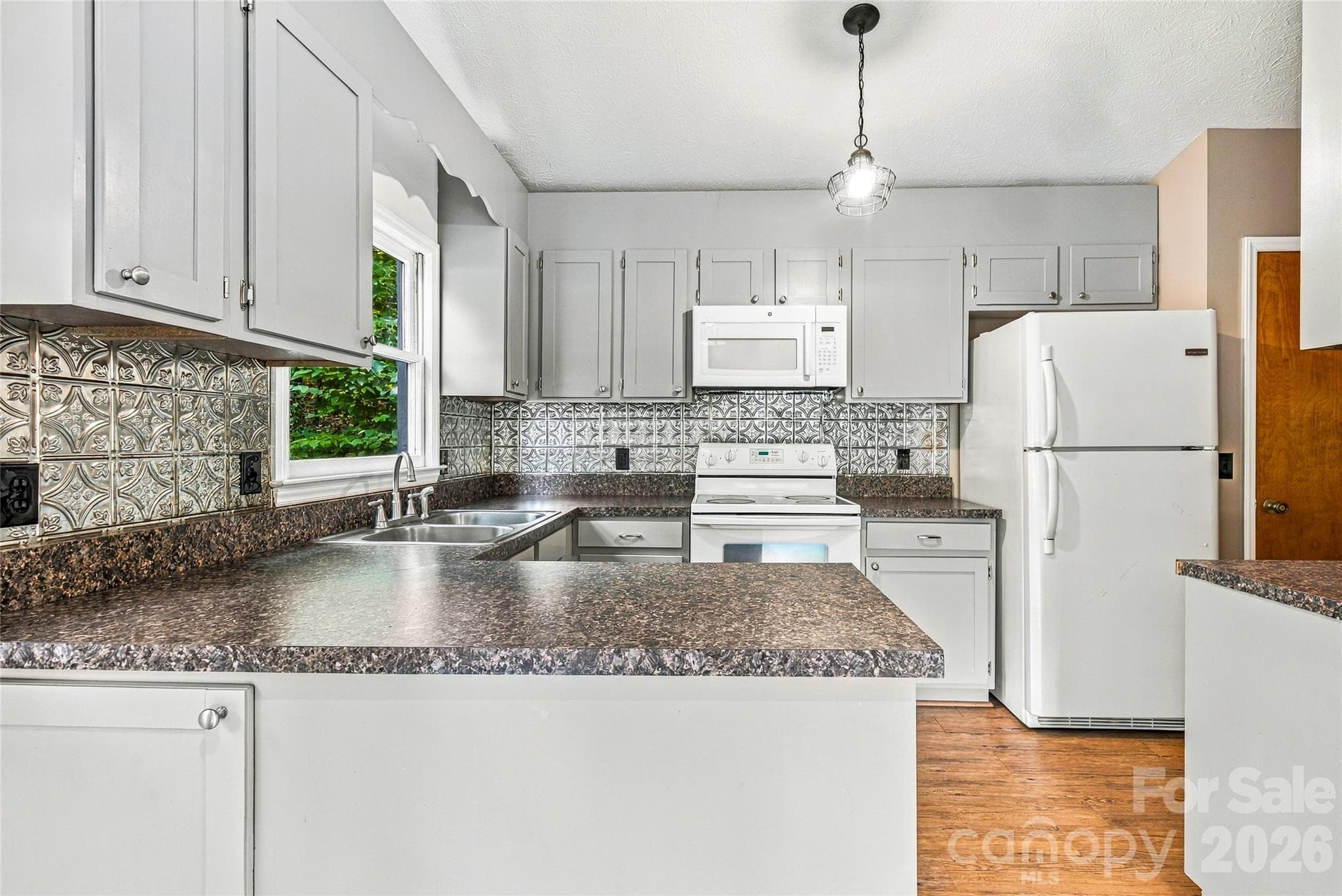 Condominium at 117 View De Lake Drive, Etowah, photo 13 of 24