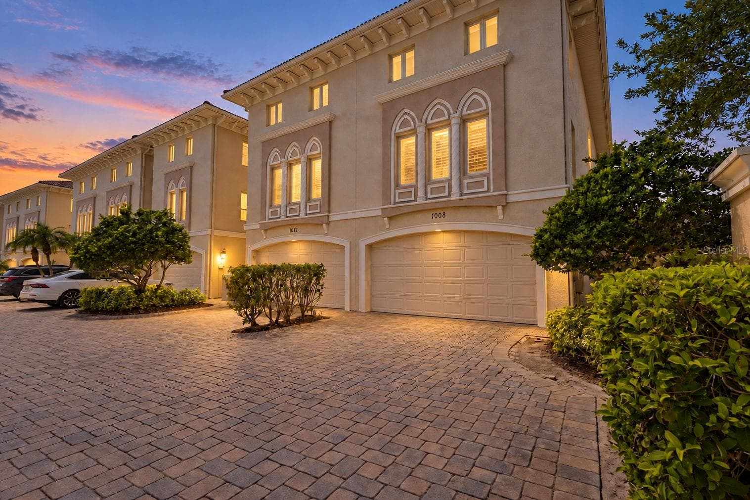 Custom luxury end unit townhome with private pool, boat slip with 13k lb boat lift, and 2-car garage. - 1008 PASEO DEL RIO NE, ST PETERSBURG