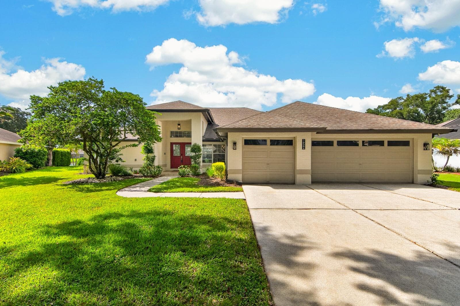 16506 LONGLEAT DR