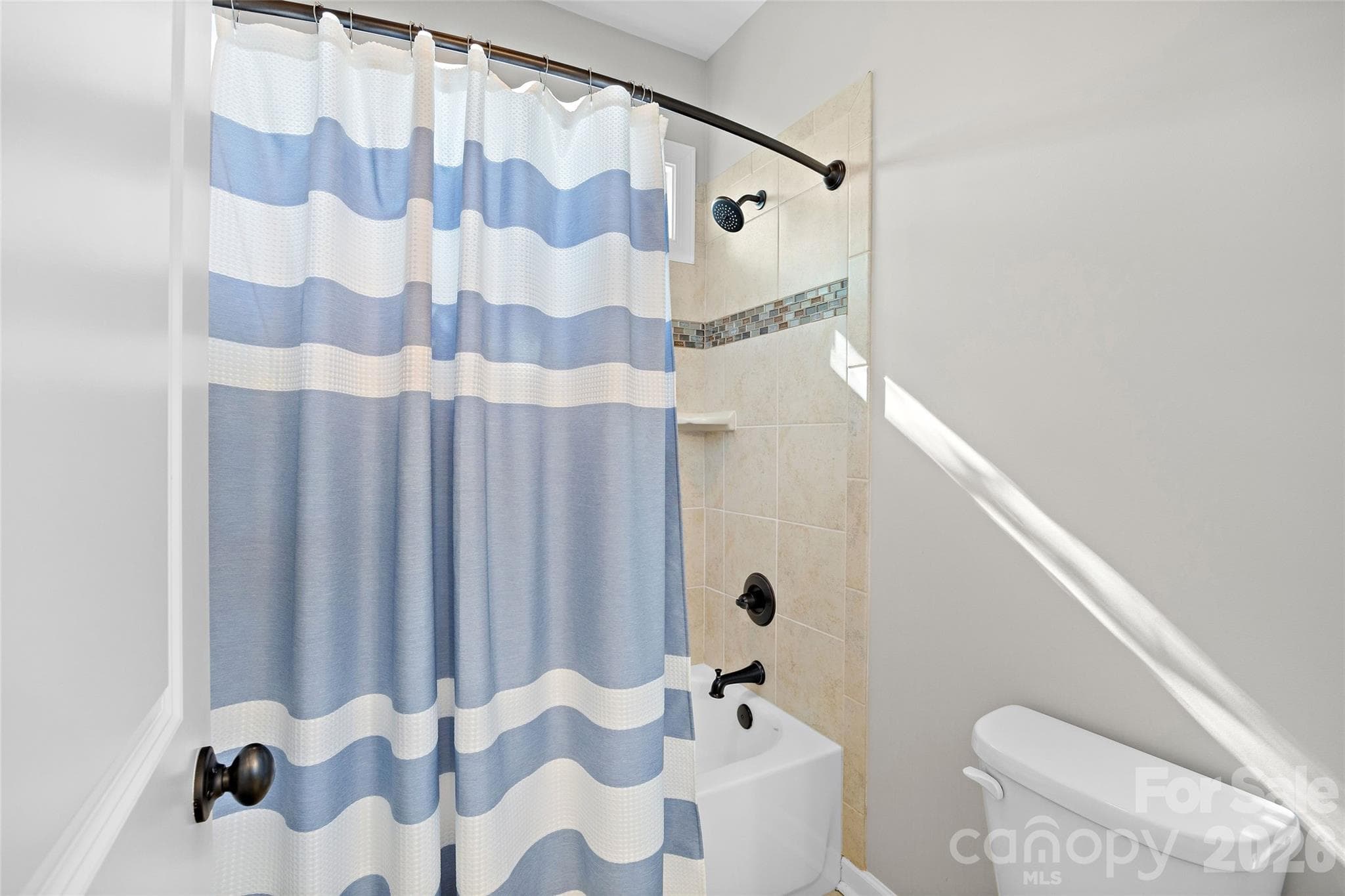 2nd full "Jack and Jill" bath - 1623 Hawkstone Drive, Waxhaw