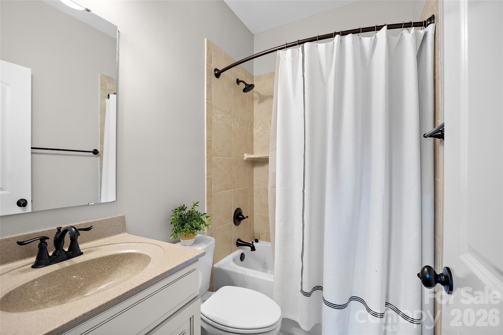 Ensuite bath - 1623 Hawkstone Drive, Waxhaw