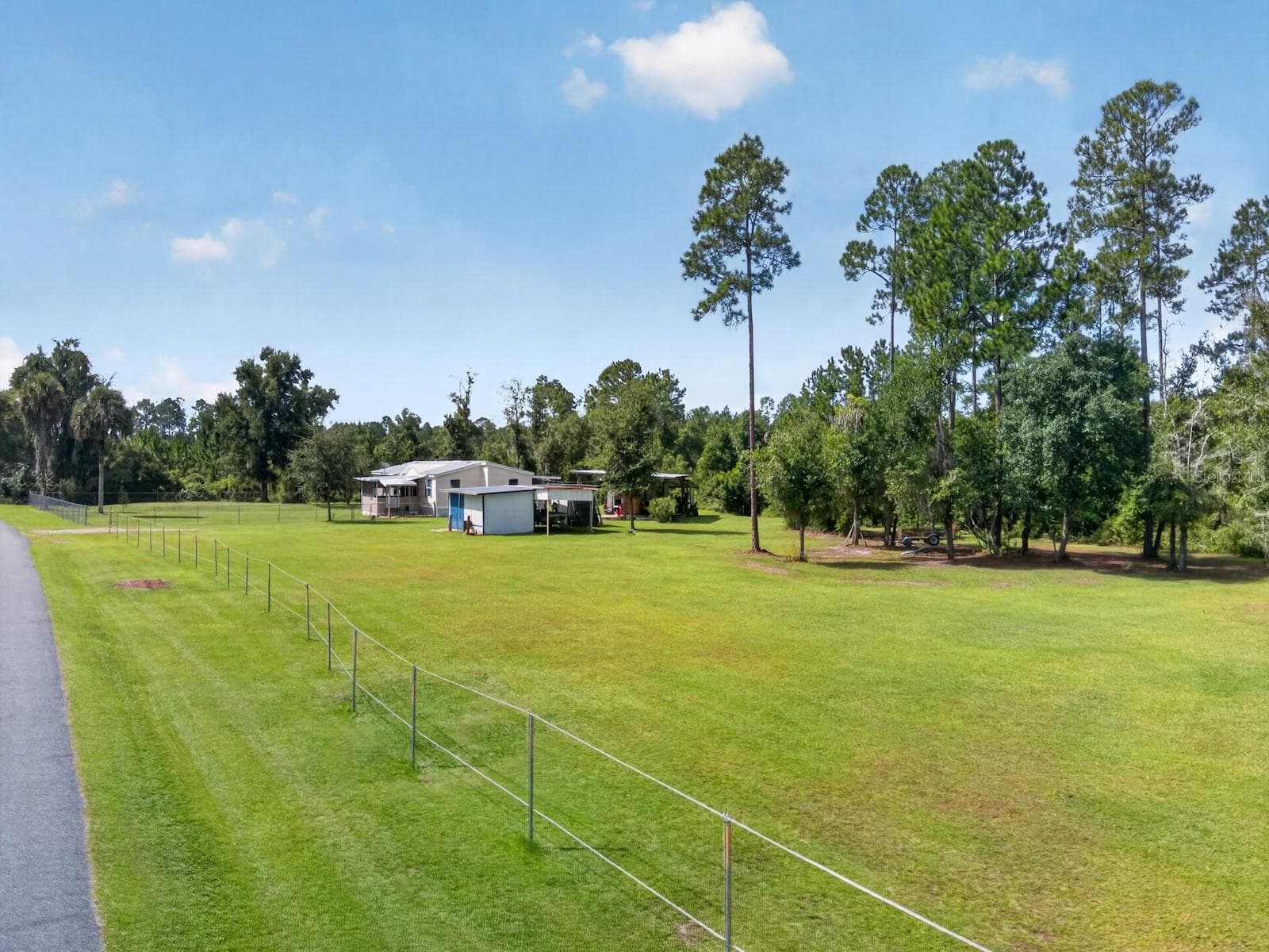 Manufactured Home at 18748 NE 148TH TERRACE RD, FORT MC COY, photo 45 of 53