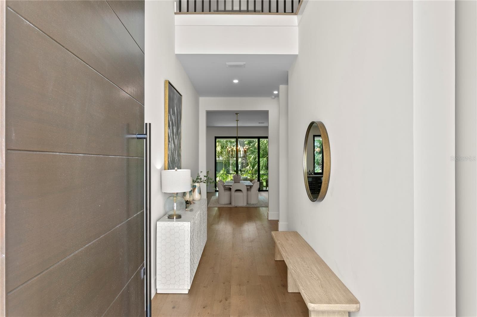 Entry - 403 S BARBARA LN, TAMPA