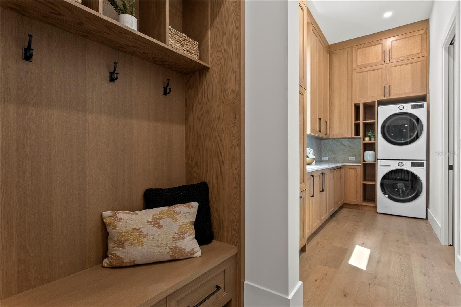 Mudd Room off garage through butlers pantry - 403 S BARBARA LN, TAMPA