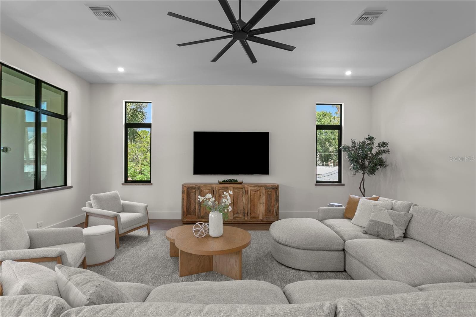 Single Family Residence at 403 S BARBARA LN, TAMPA, photo 32 of 82
