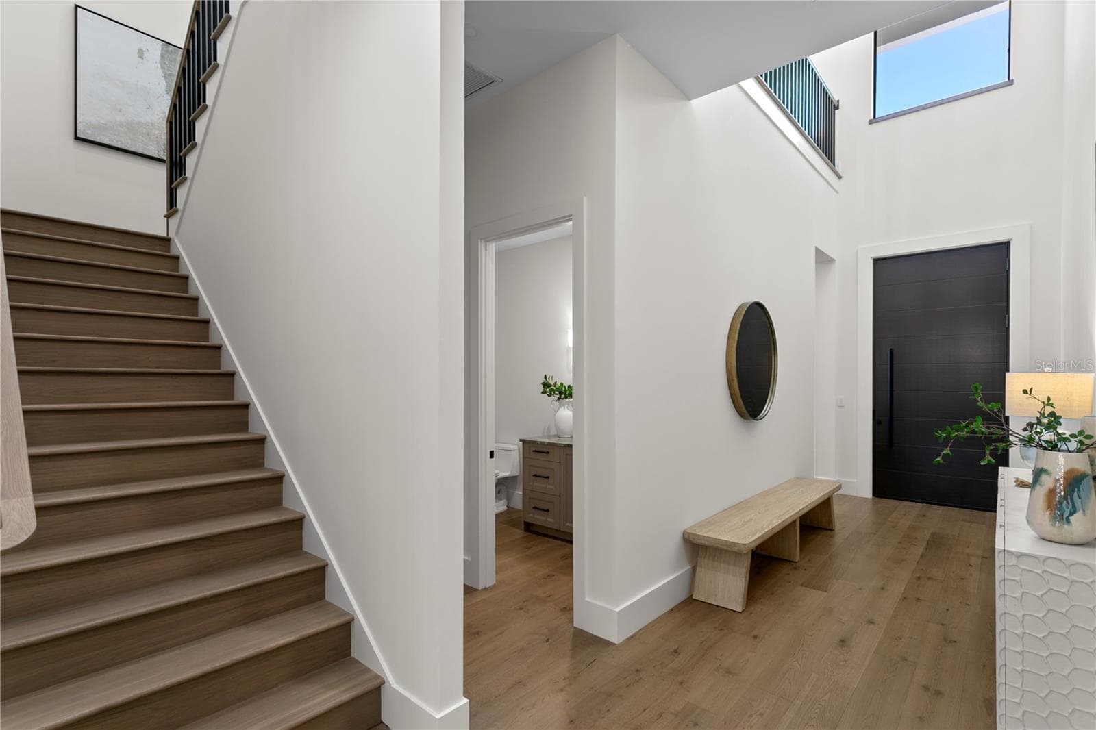 Upstairs - 403 S BARBARA LN, TAMPA