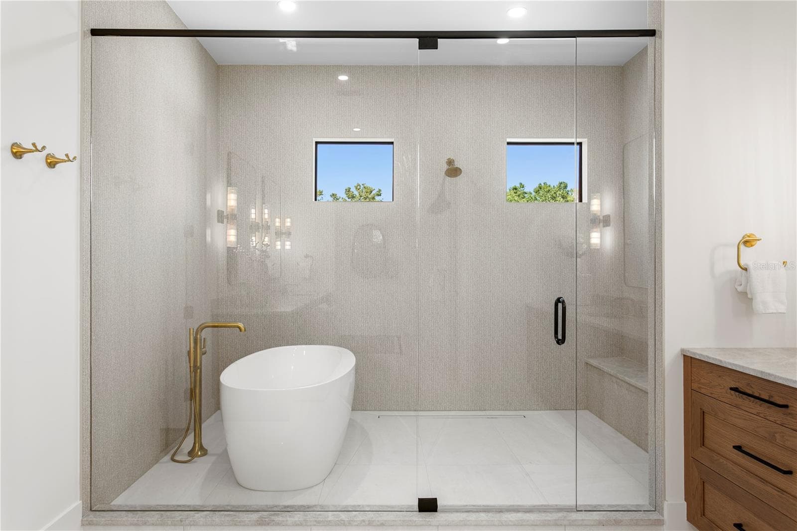 Primary Bathroom - 403 S BARBARA LN, TAMPA