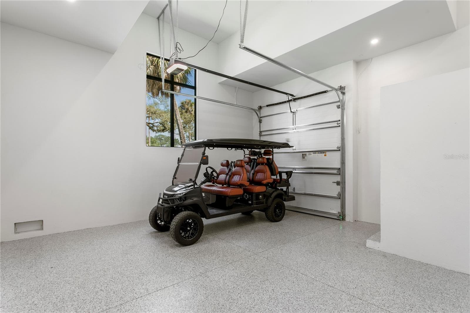 1 car garage - 403 S BARBARA LN, TAMPA